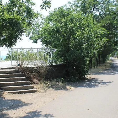 On Novoberehova Street Апартаменти Одеса